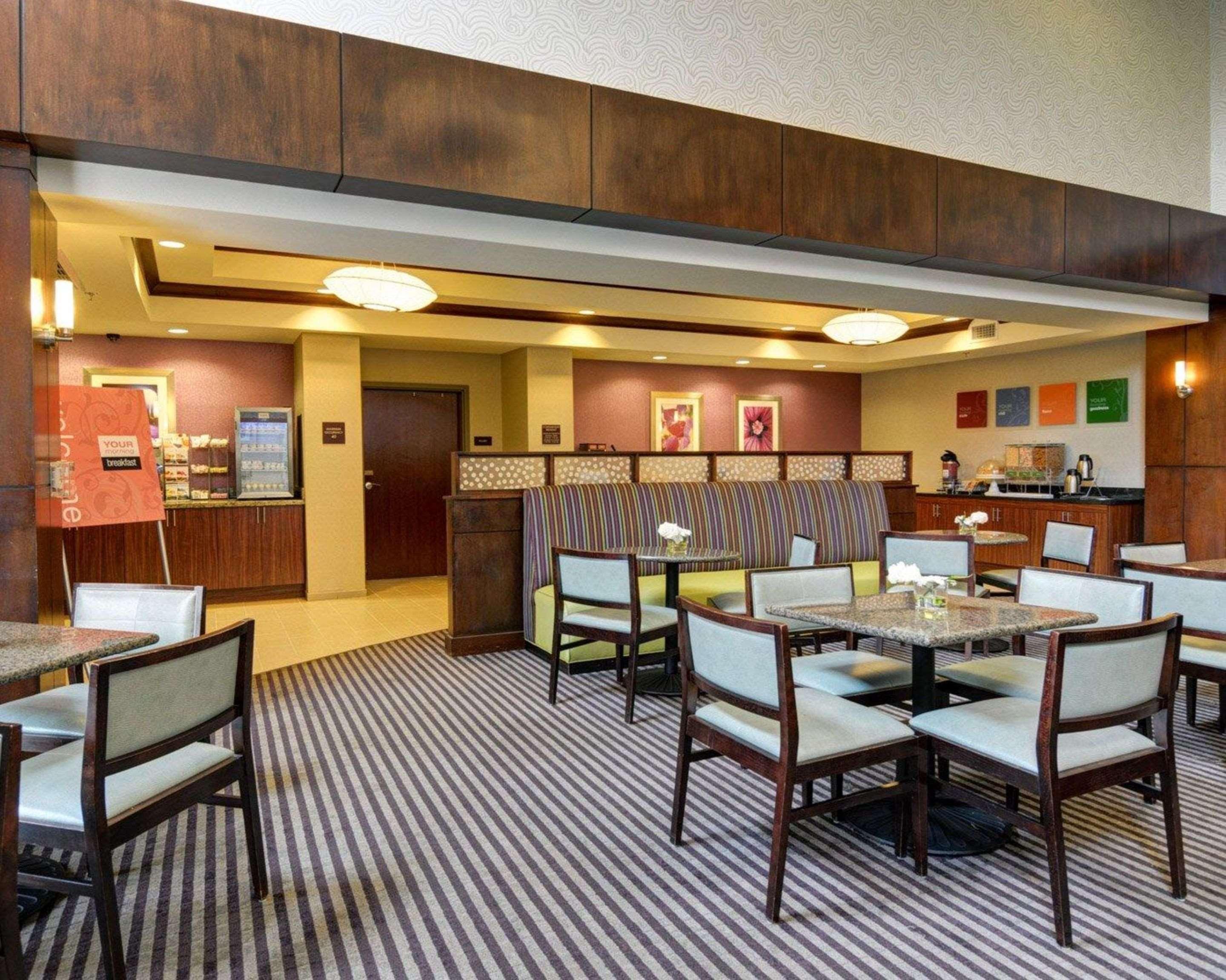 小石城康福特套房酒店 小岩城 外观 照片